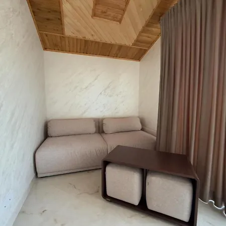 ヴィラ Viktoria ラーゼシュチュナ